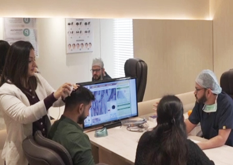 delhi-clinic-images- dhi-hair-test